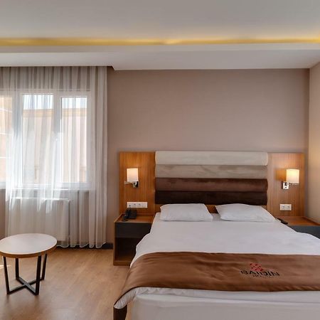 City Hotel Batumi Bagian luar foto