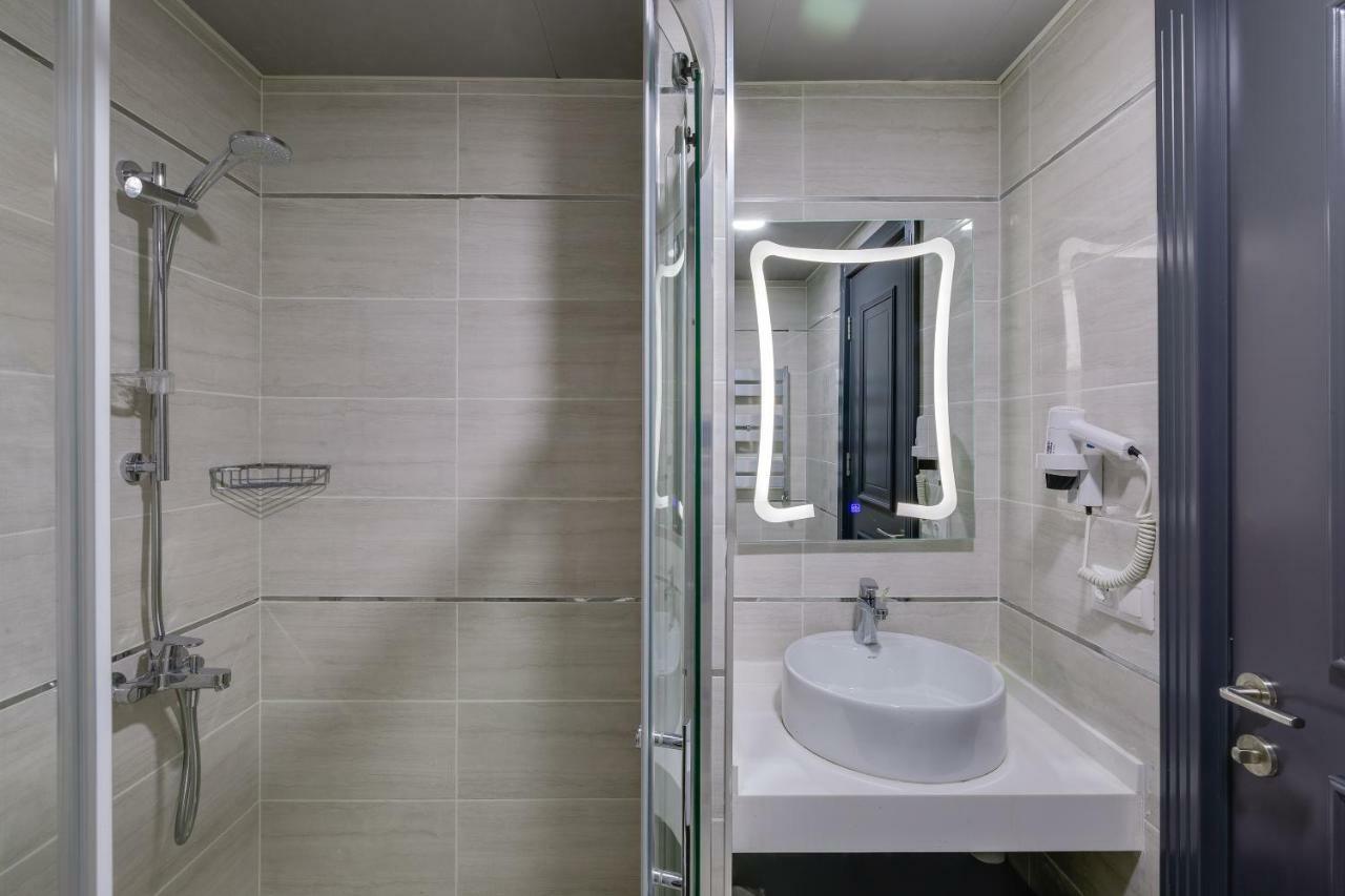 City Hotel Batumi Bagian luar foto