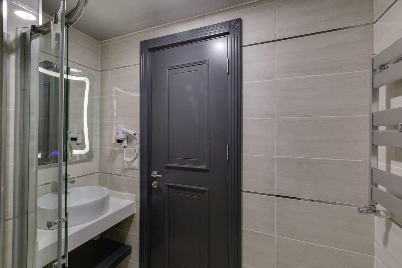 City Hotel Batumi Bagian luar foto