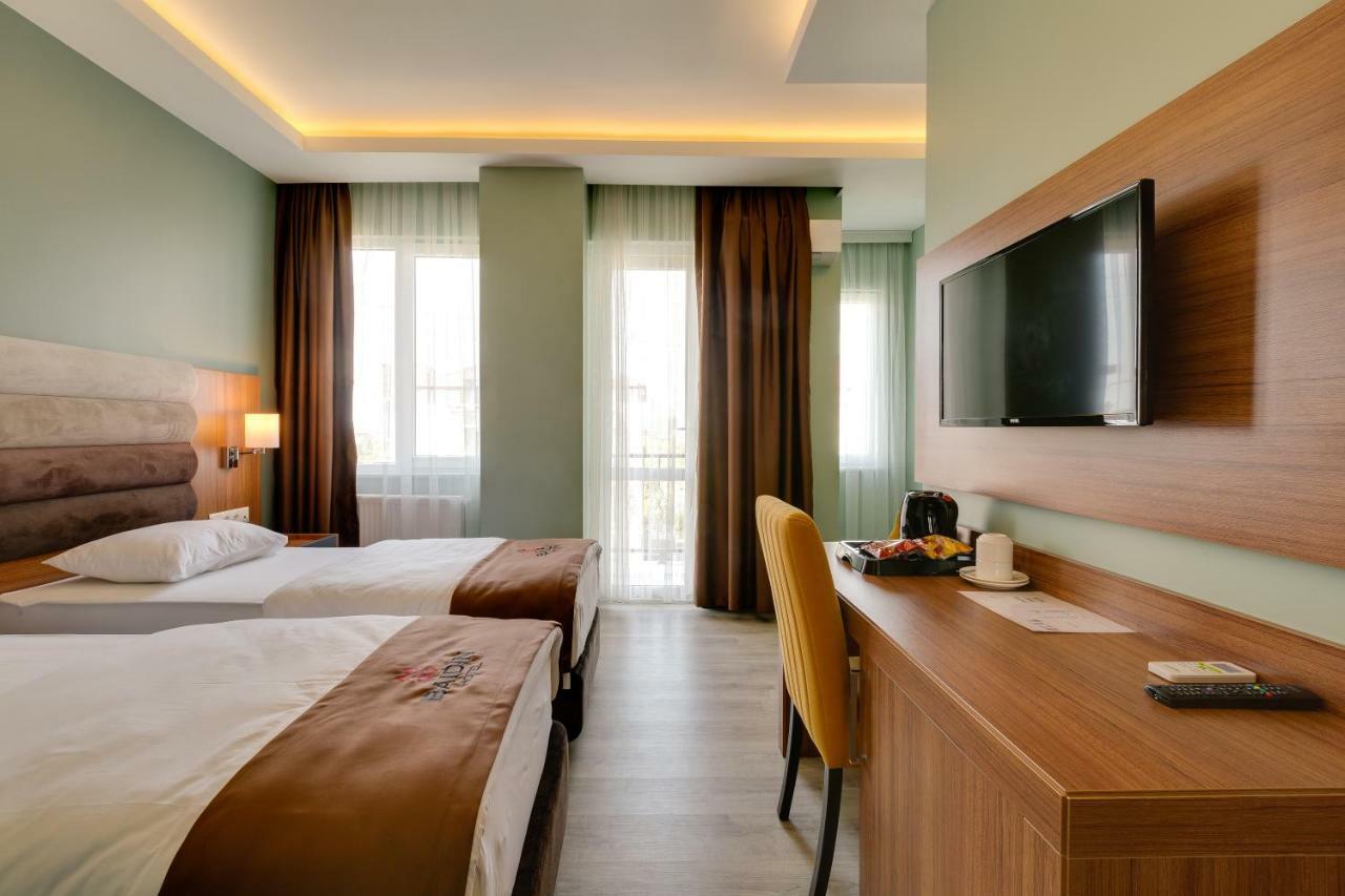 City Hotel Batumi Bagian luar foto