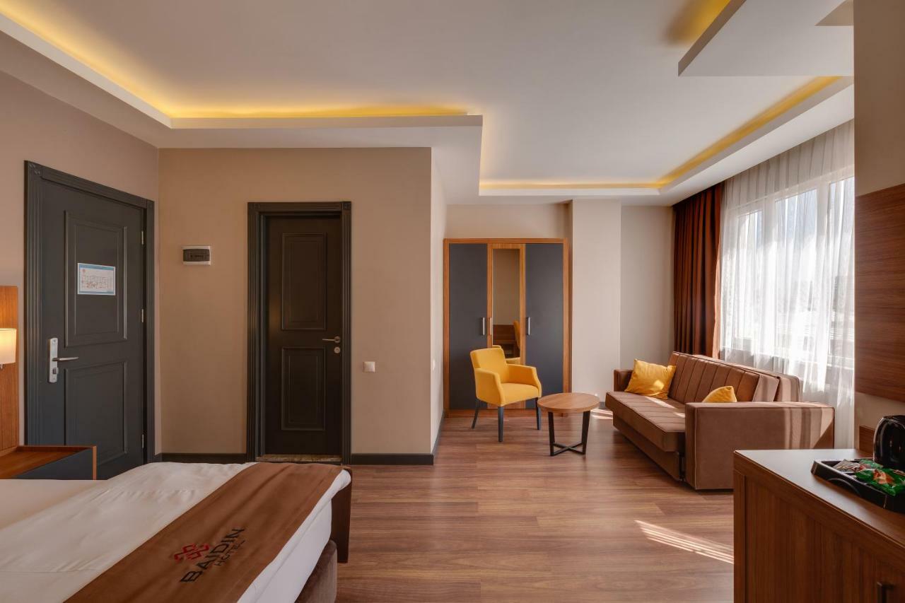 City Hotel Batumi Bagian luar foto