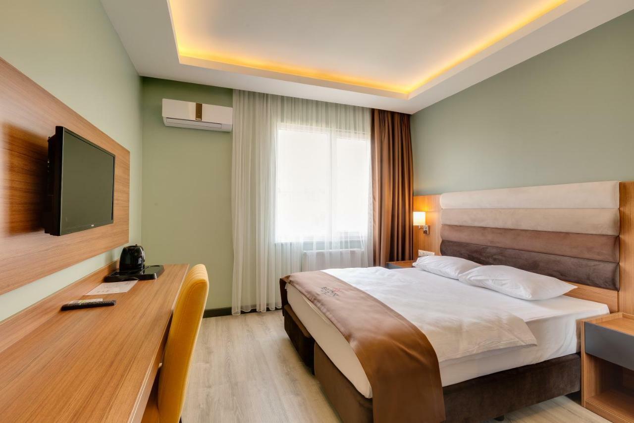 City Hotel Batumi Bagian luar foto
